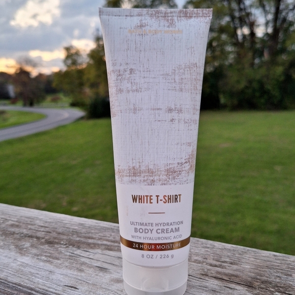Bath & Body Works White T-Shirt Ultimate Hydration Body Cream 8oz New Retired - Picture 1 of 5